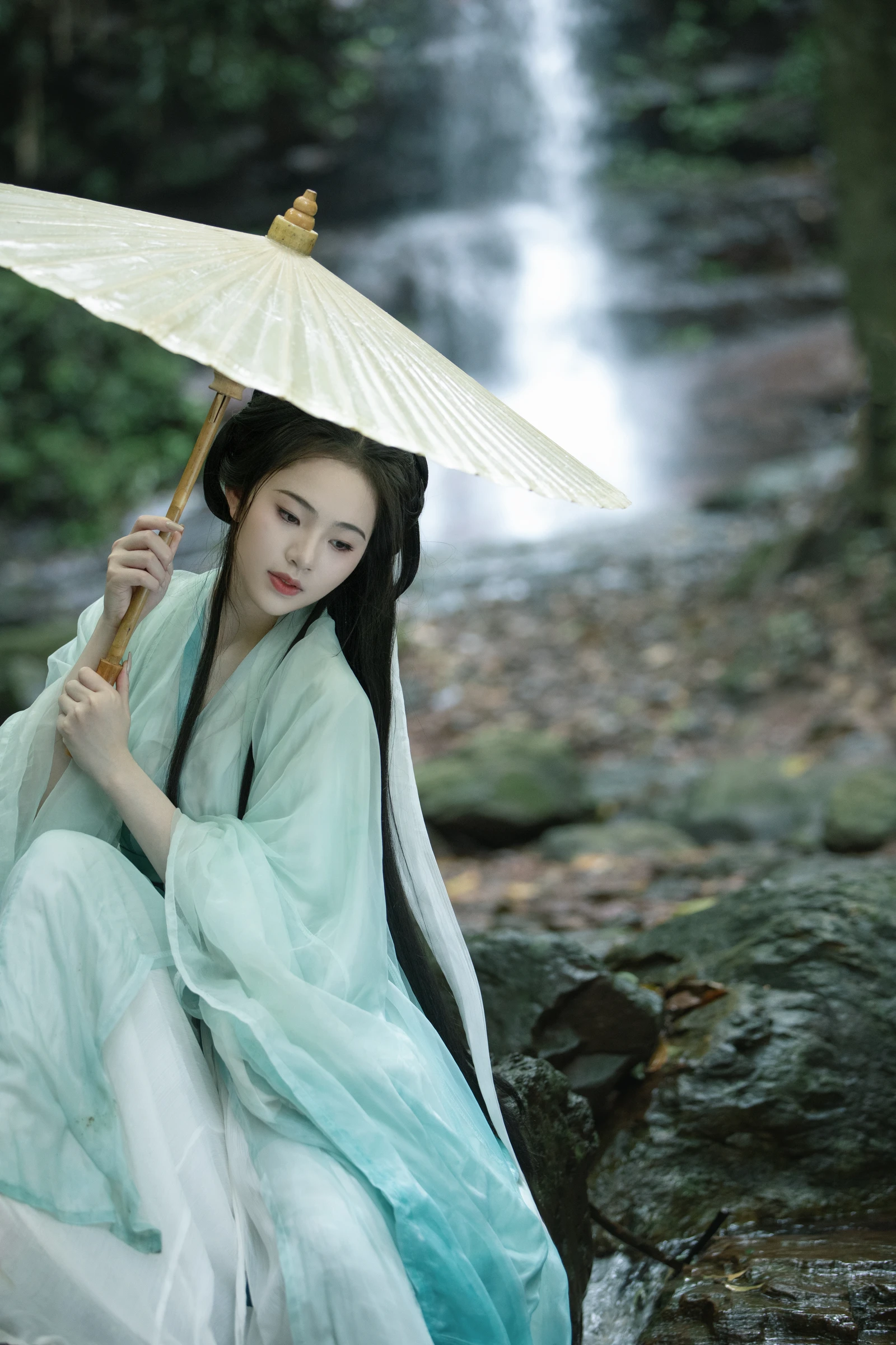 [YITUYU]艺图语-2024.10.18-剑意-玲玲-[26P-626MB]-4.webp